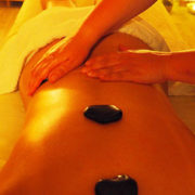 Wellness Massage mit Hot Stone